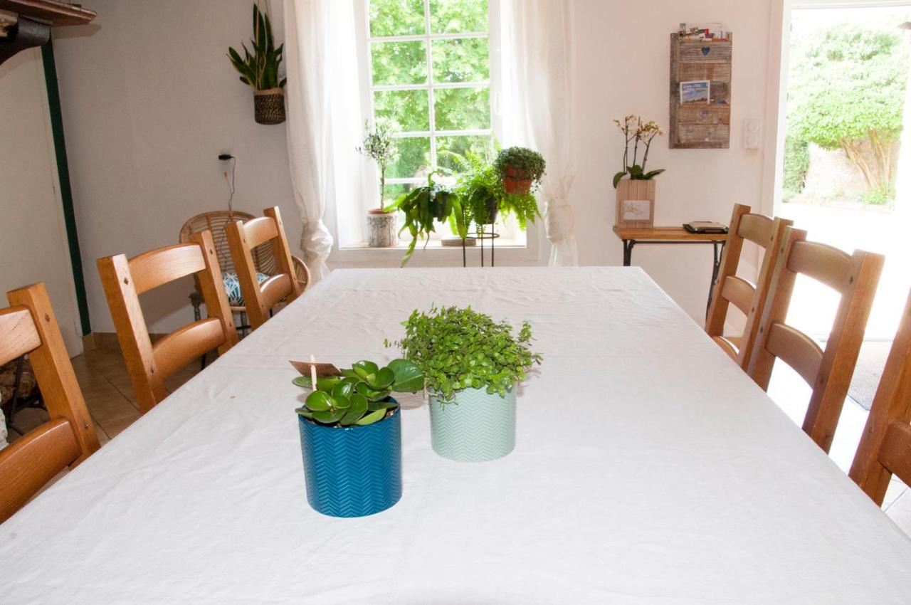 Saint-Germain-Sur-Seves La Maison Des Tilleuls מראה חיצוני תמונה