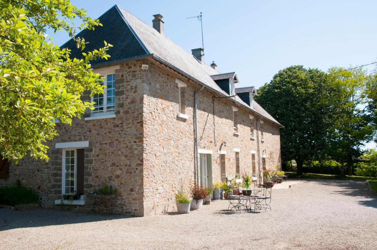 Saint-Germain-Sur-Seves La Maison Des Tilleuls מראה חיצוני תמונה