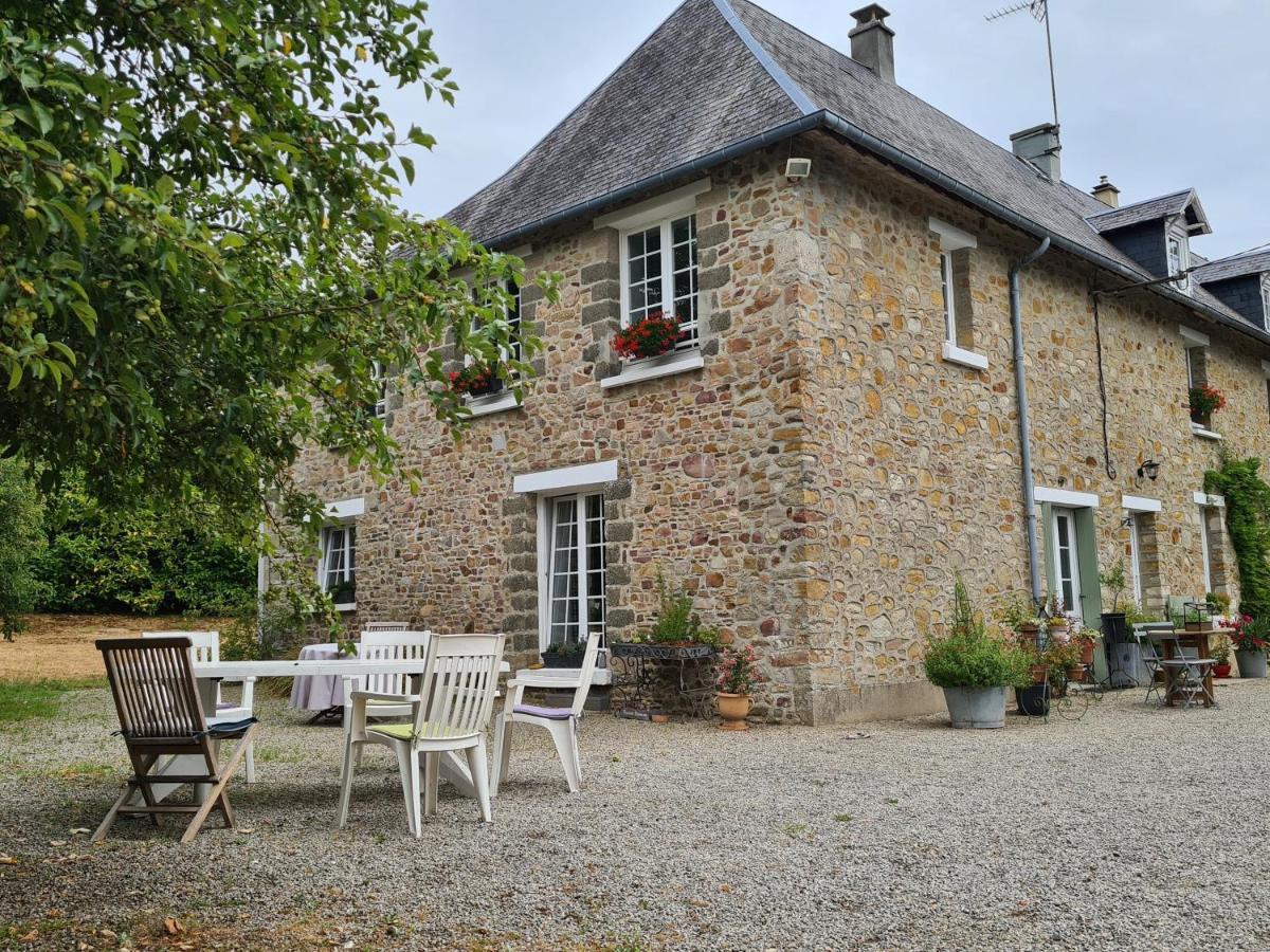 Saint-Germain-Sur-Seves La Maison Des Tilleuls מראה חיצוני תמונה
